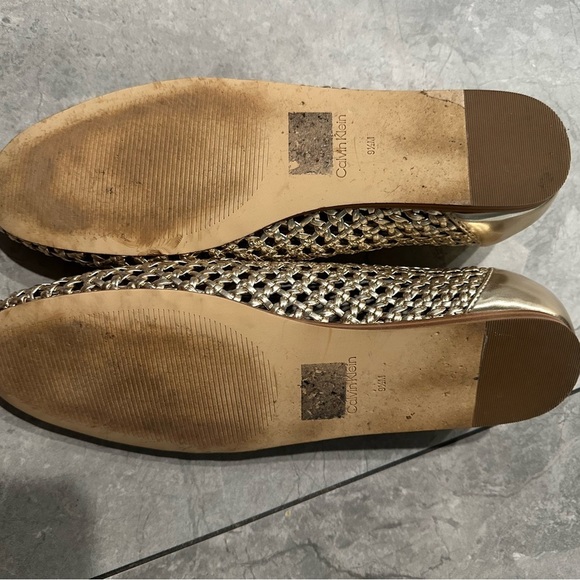 Calvin Klein Zatoria Gold Woven Loafers - Picture 3 of 5